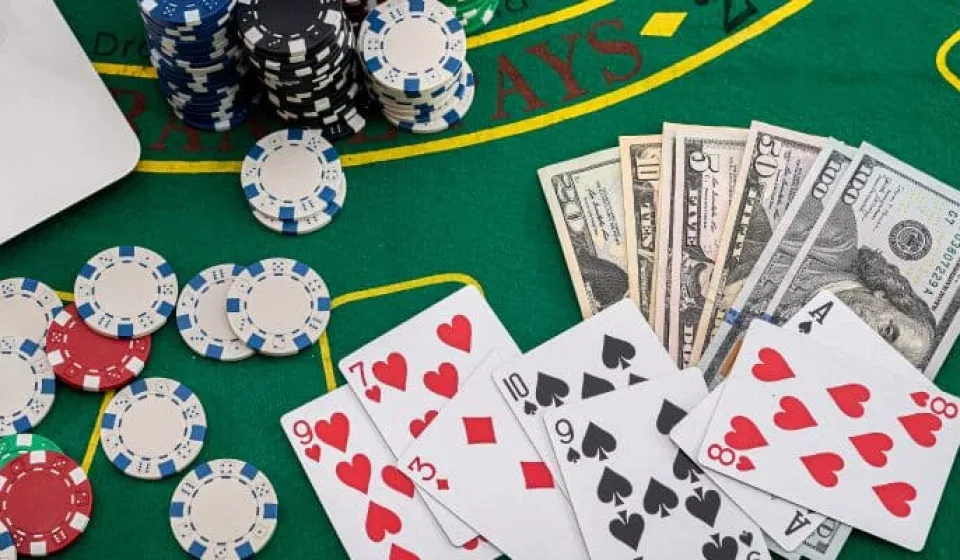 Phân tích tình huống trong Poker