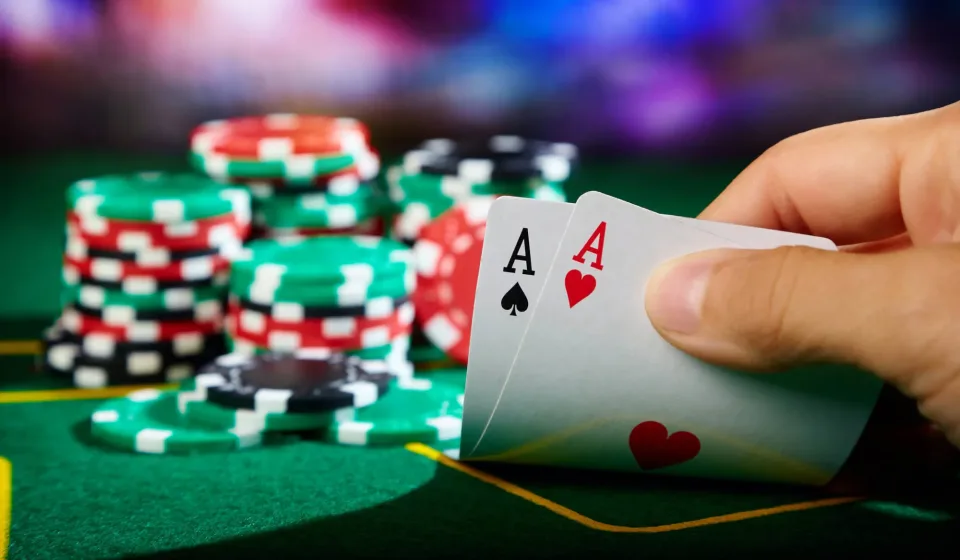 Luật chơi poker online