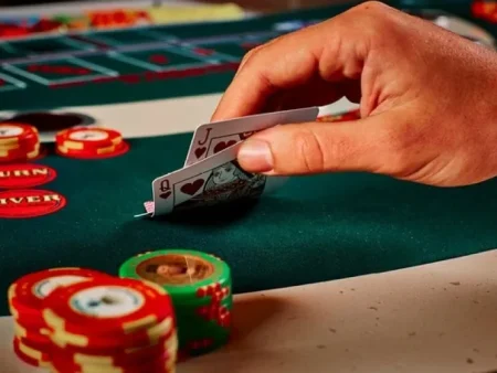 Tham Gia Giải Đấu Poker: Hướng Dẫn Chi Tiết & Bí Quyết Chiến Thắng Cho Người Mới